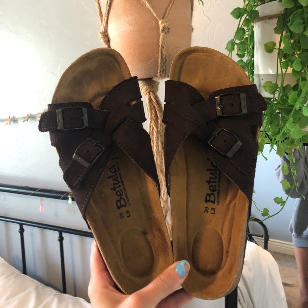 BROWN BUCKLED BIRKENSTOCKS(SISTER COMPANY)